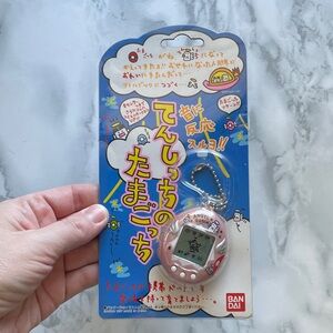 Vintage Tamagotchi 1997 Original Tenshichi Tamagotchi Pearl Pink - Japan